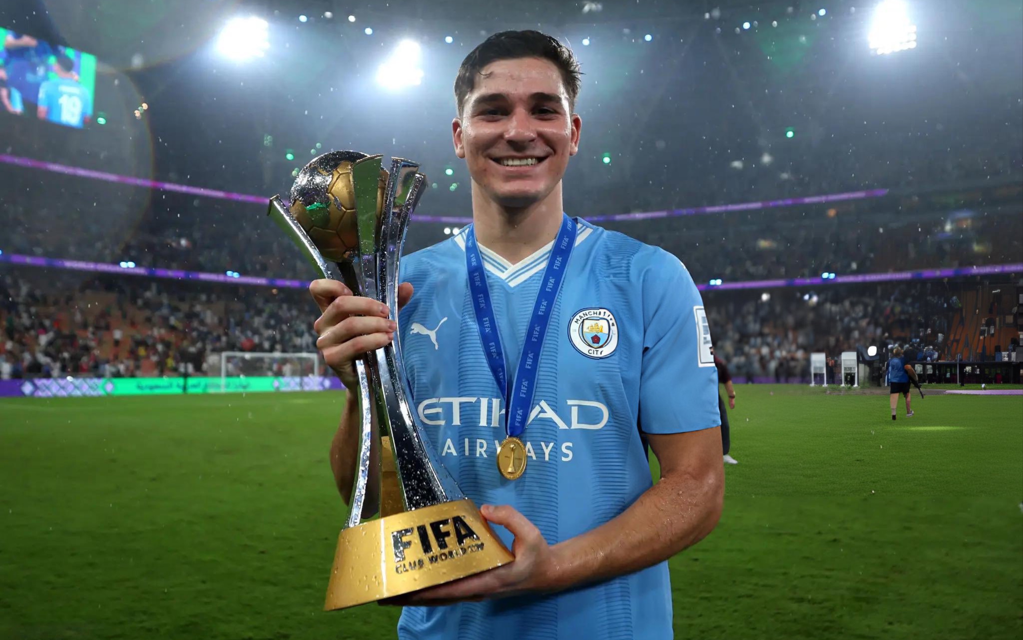 曼联翻盘英格兰,阿尔瓦雷斯惊艳世界 曼联翻盘英格兰,阿尔瓦雷斯惊艳世界