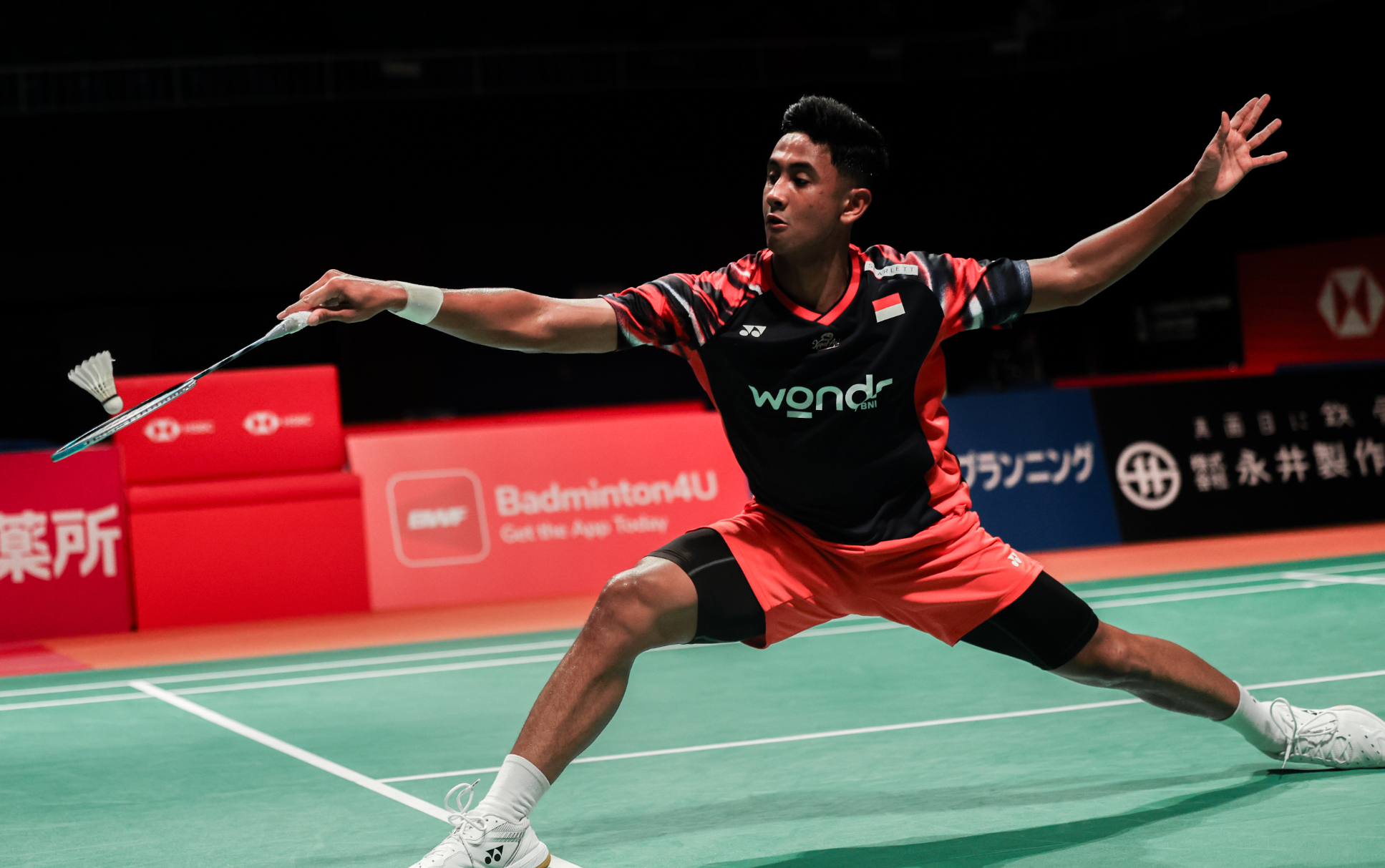 包含印尼羽毛球队逆转中国羽毛球队，辛杜关键制胜的词条