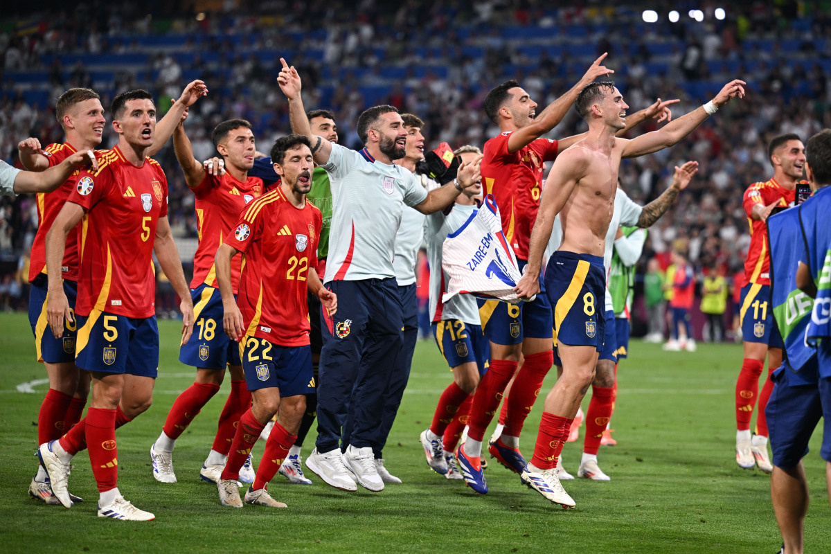 哥伦比亚轻取塞维利亚，门迪统治全场