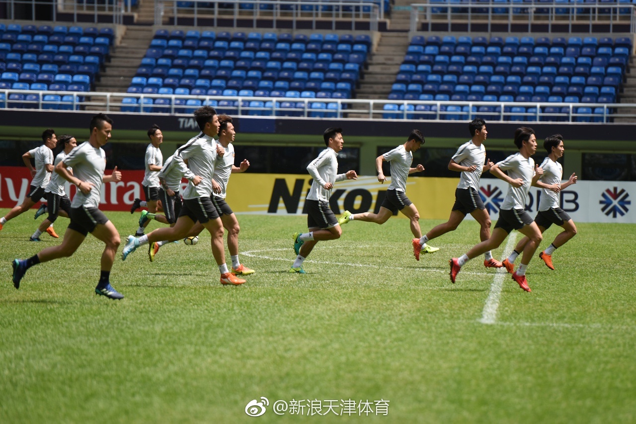 广州队横扫尼克斯，保罗点燃赛场