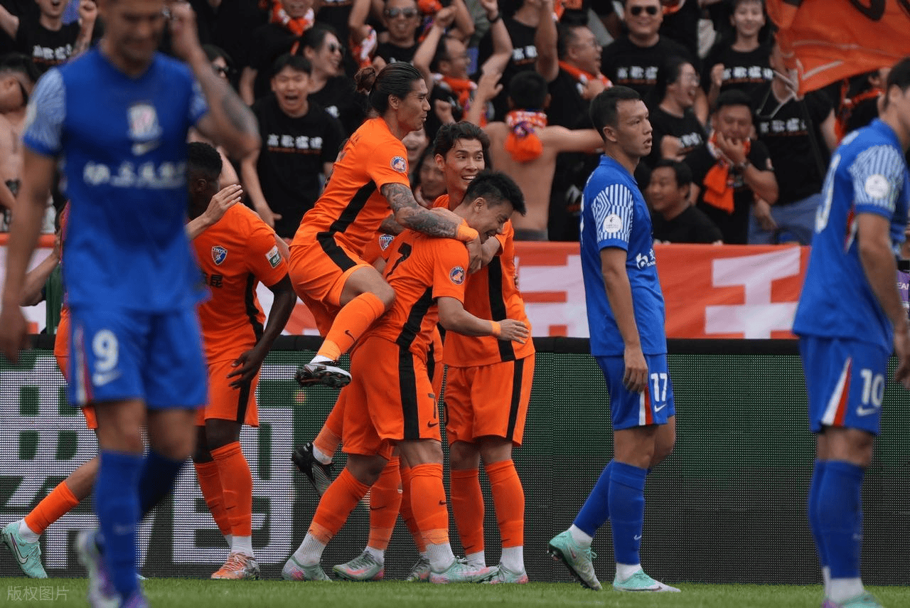 上海申花客场挫败天津天海，稳居前四的简单介绍