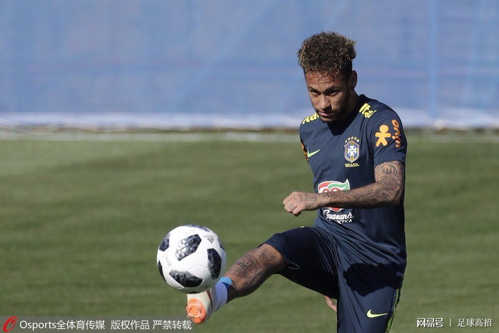 包含塞尔维亚游泳选手实力出众，勇夺第一的词条