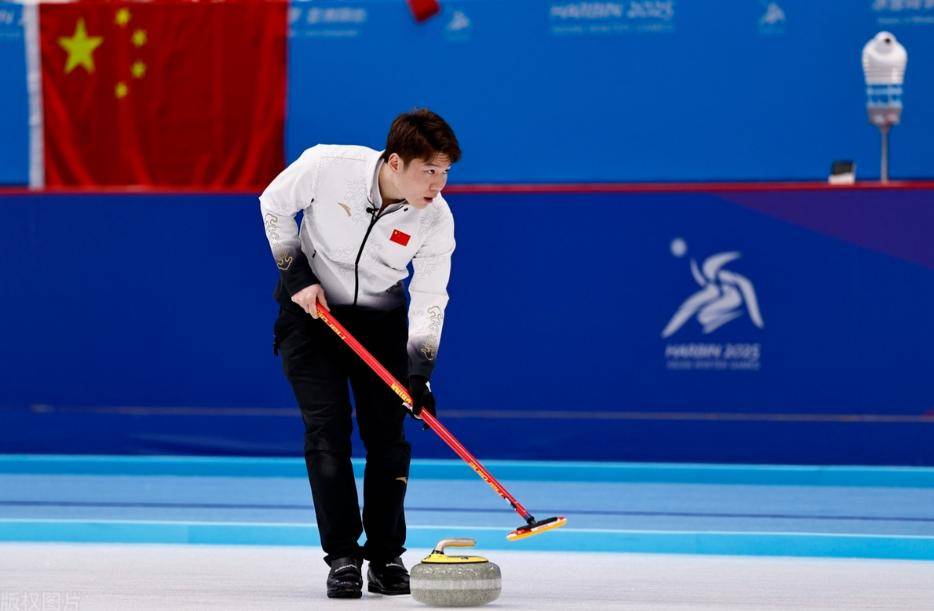 包含冰壶比赛进入白热化阶段，加拿大队领先的词条