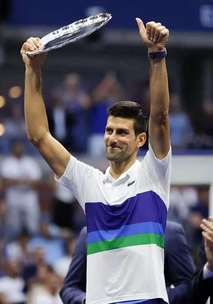 索肖队员顽强拼搏，收获关键胜利赢得掌声的简单介绍