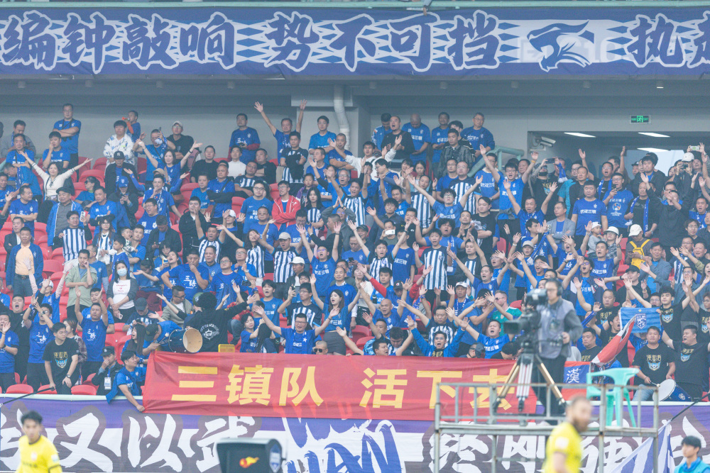 球队球迷支持助阵提升,影响士气心的简单介绍 球队球迷支持助阵提升,影响士气心的简单介绍