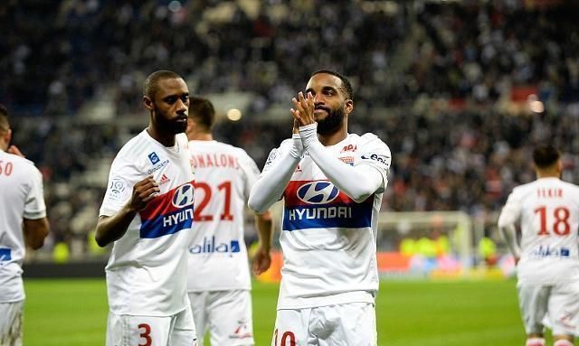 里昂队宣布续约主力球员合同,稳固核心阵容的简单介绍 里昂队宣布续约主力球员合同,稳固核心阵容的简单介绍