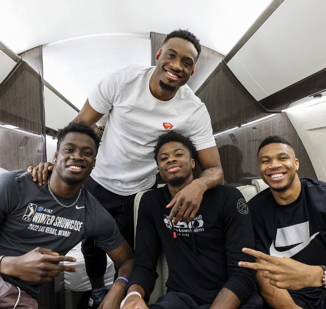 广州队绝杀深圳队,字母哥惊艳四座的简单介绍 广州队绝杀深圳队,字母哥惊艳四座的简单介绍