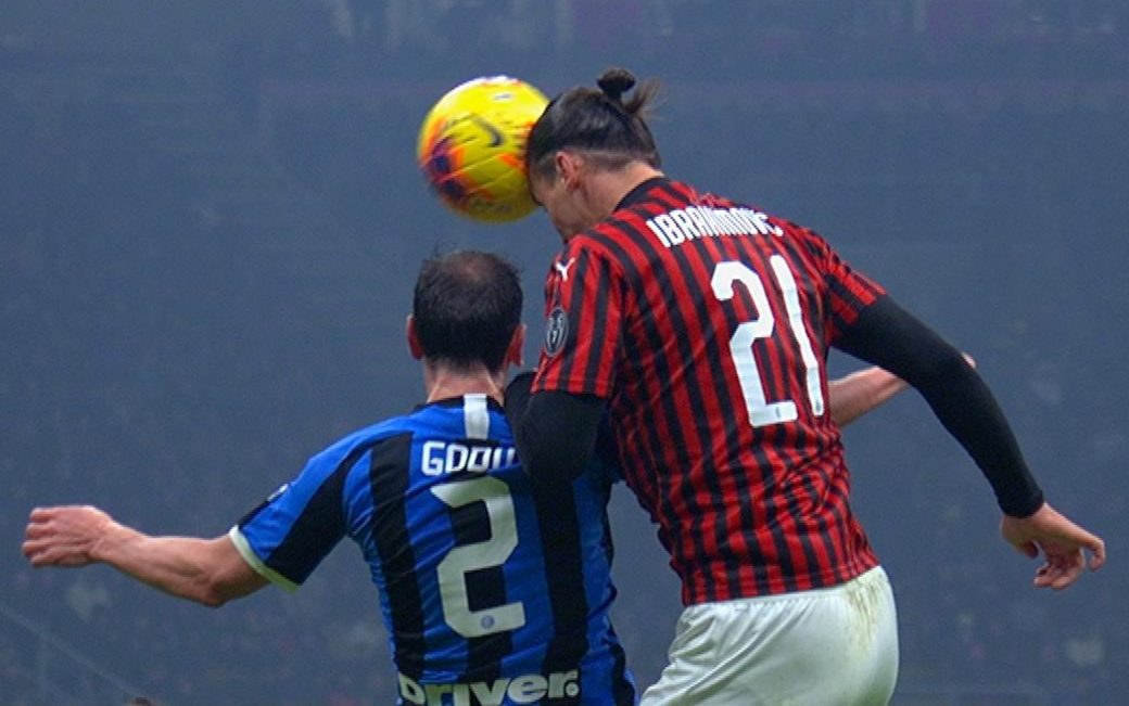 乌拉圭险胜巴黎，伊布点燃赛场