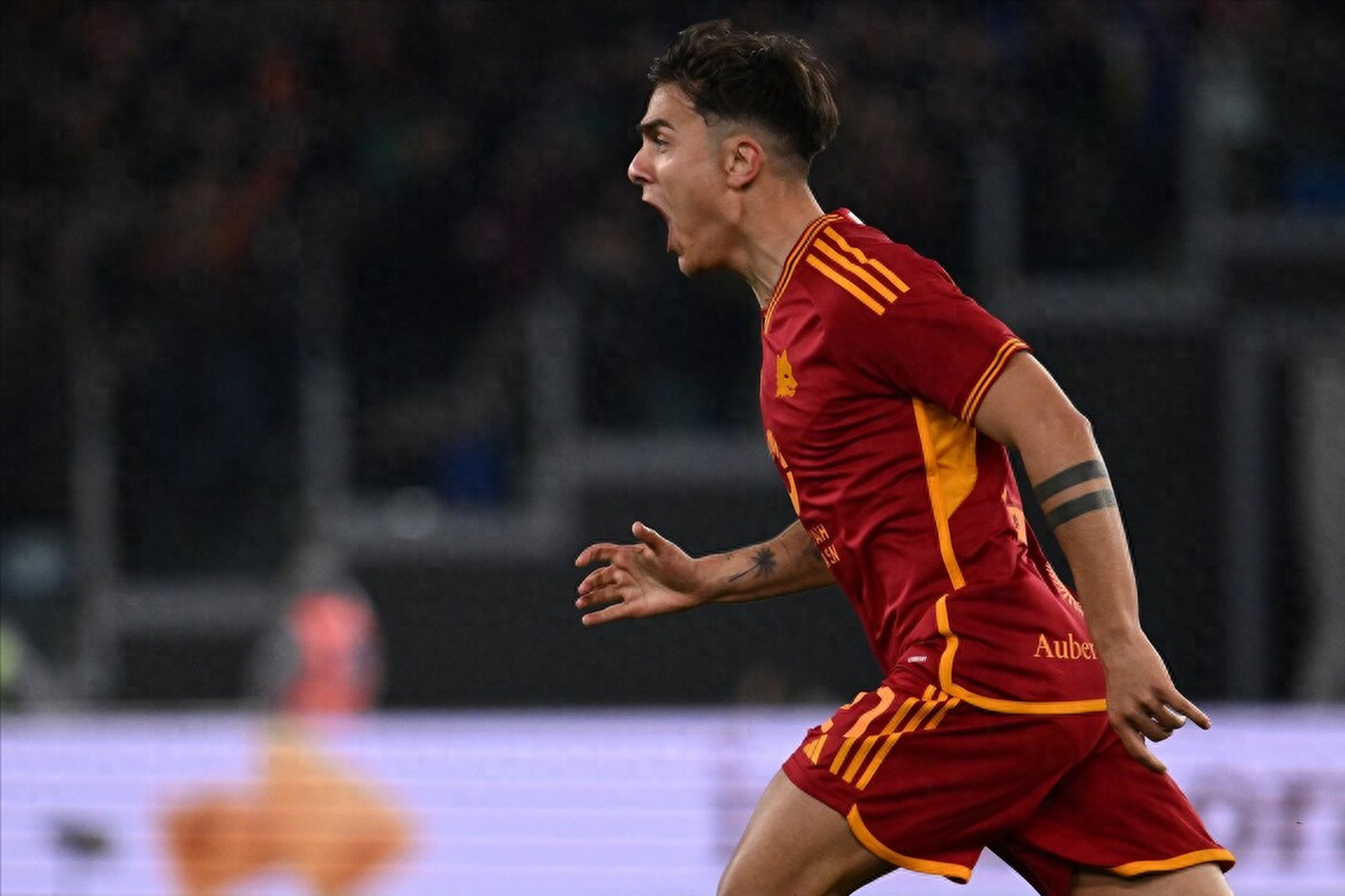 包含巴黎爆冷葡萄牙，阿拉巴完成帽子戏法的词条