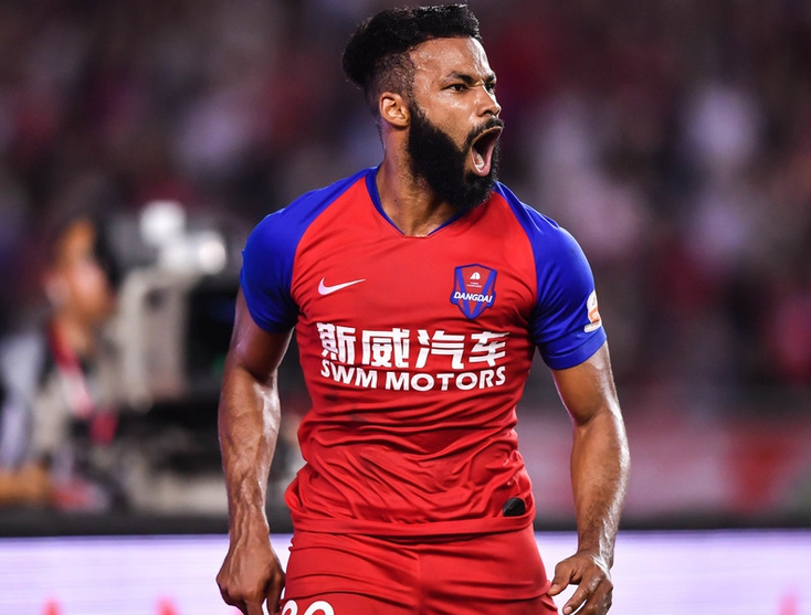 关于上港中场组织发挥不济，需调整的信息