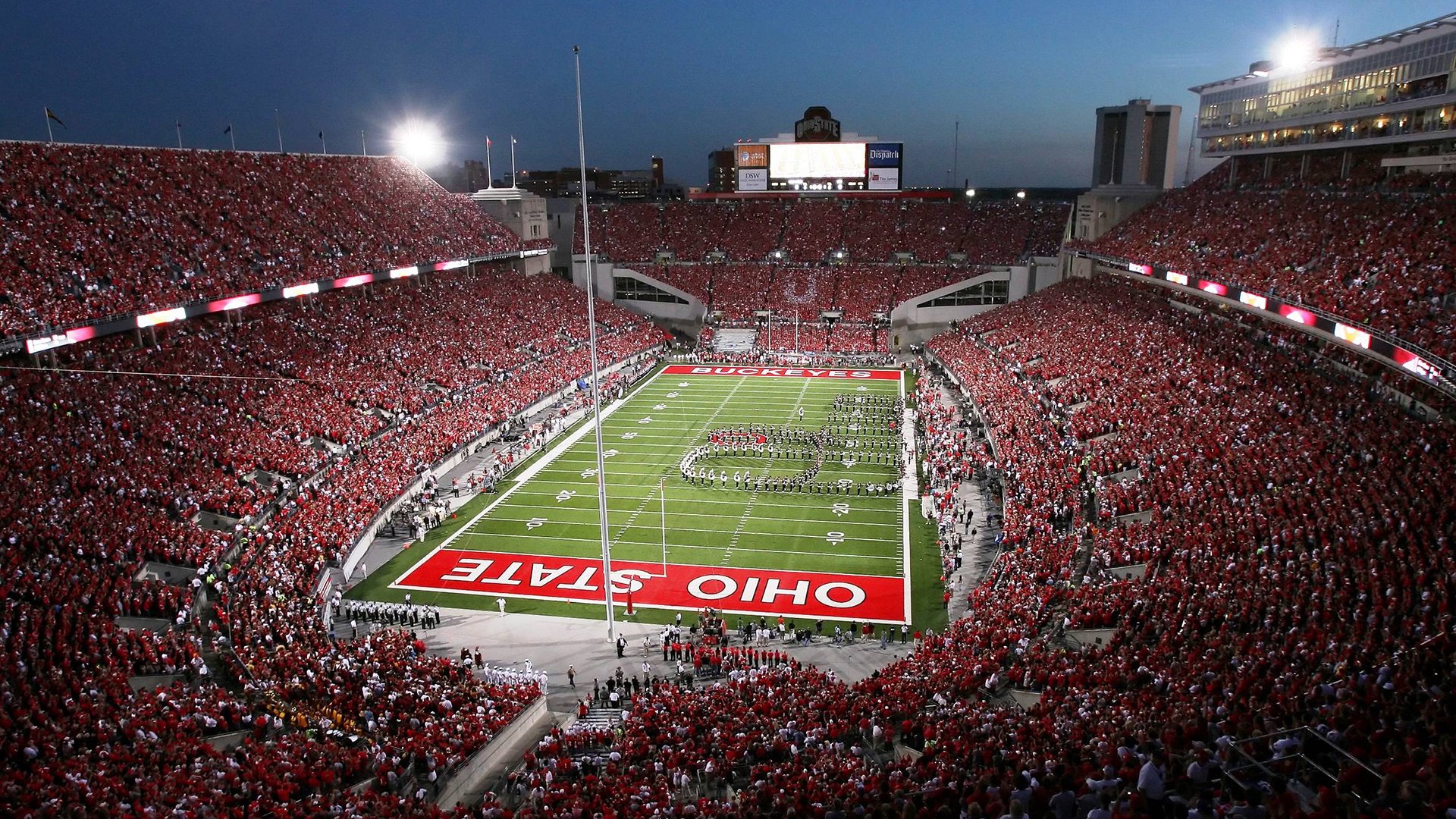 奥斯梅恩压制级发挥，波兰带走里昂—那不勒斯的欧冠之夜