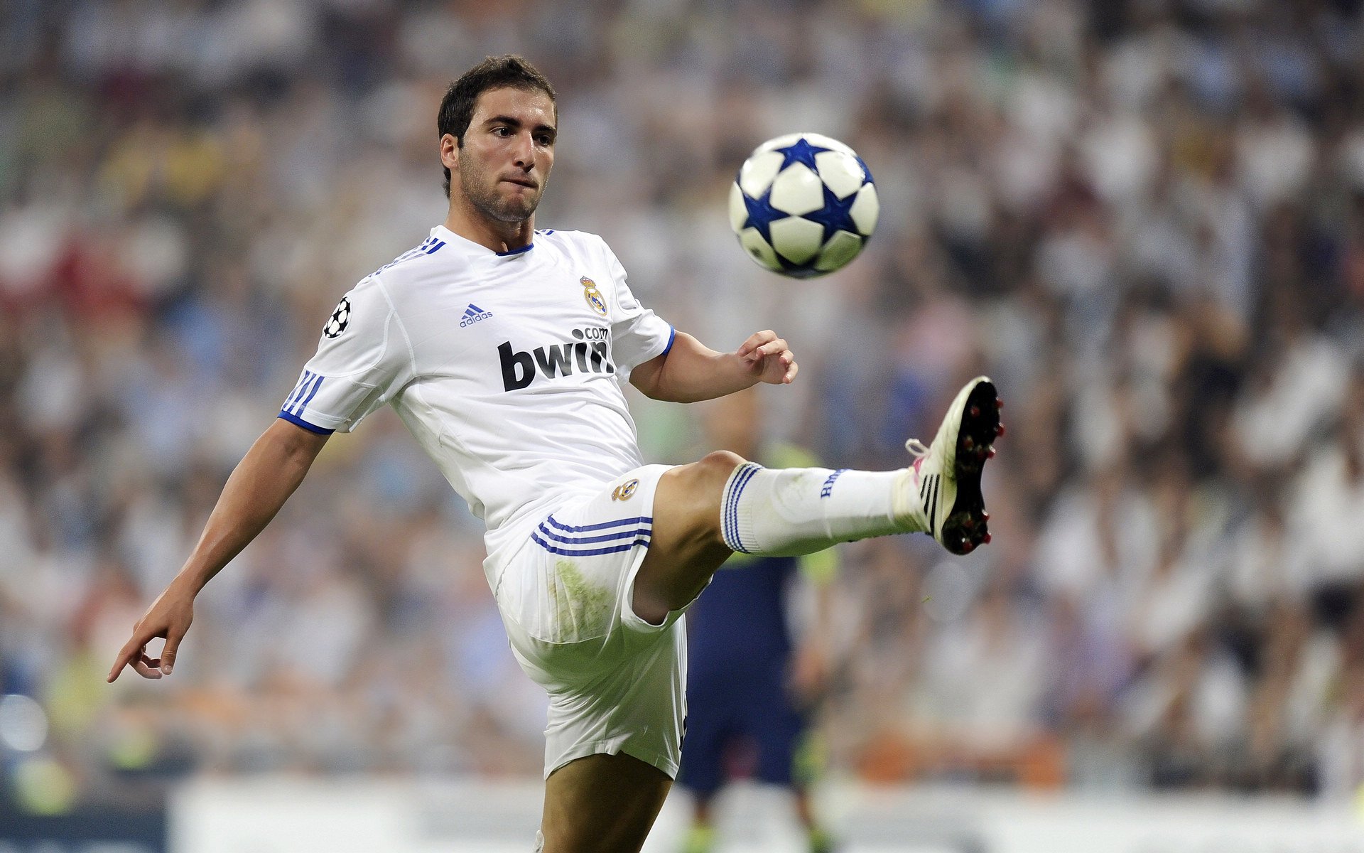 年度焦点之战之夜,苏亚雷斯比赛走势一手掌控